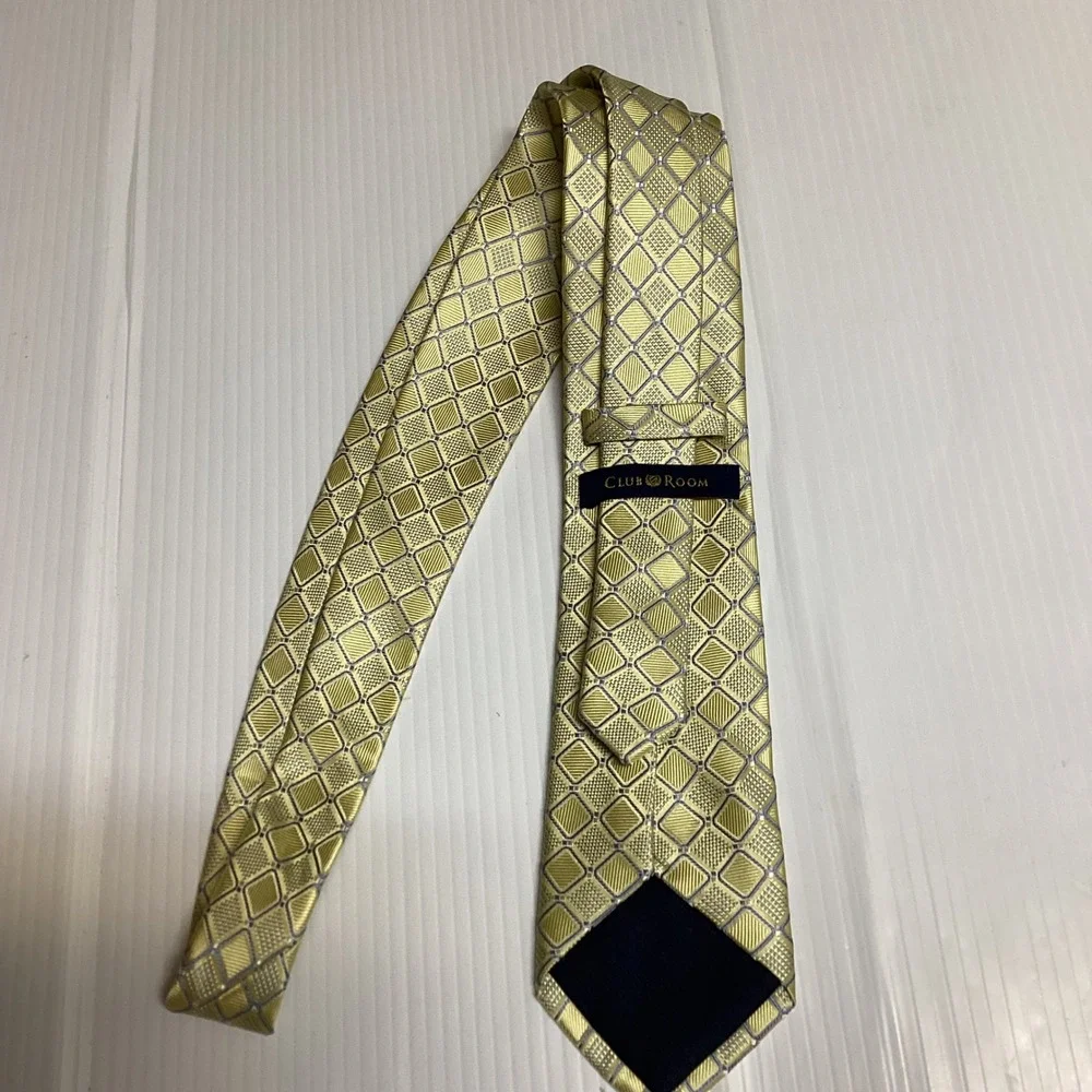 Club Room Mens Gold Yellow Geometric Diamond Pattern‎ Silk Blend Necktie Tie